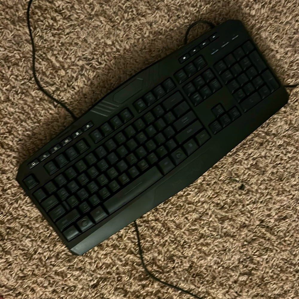 Sky tech mouse model M-1000 + Redragon key board model S101-3 and head phones